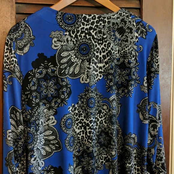 Rich blue top with a unique lace and animal print - Picture 5 of 5